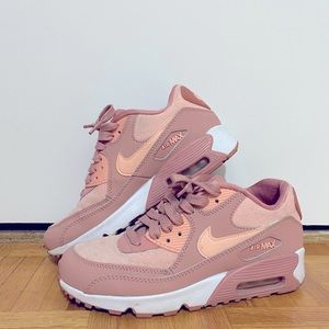 Nike Kids Sneakers in Pink and Peach